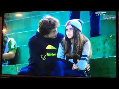 شاهد رد فعل الشاب انفصلت على شاشة التلفزيون