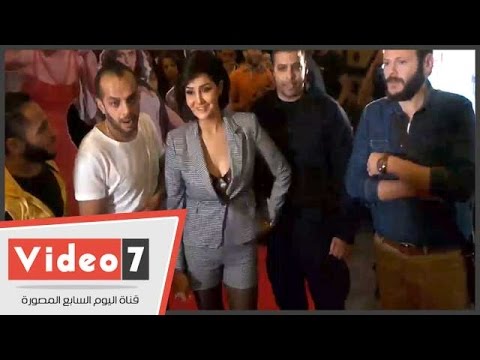 شاهد غادة عبد الرازق تحتفل بفيلمها الجديد اللى اختشوا ماتوا 