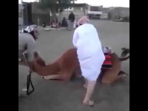 فيديو سعودي يتعرض لموقف محرج