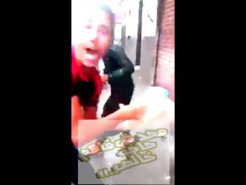 شاهد تعرض فتاة للضرب من قبّل الشباب