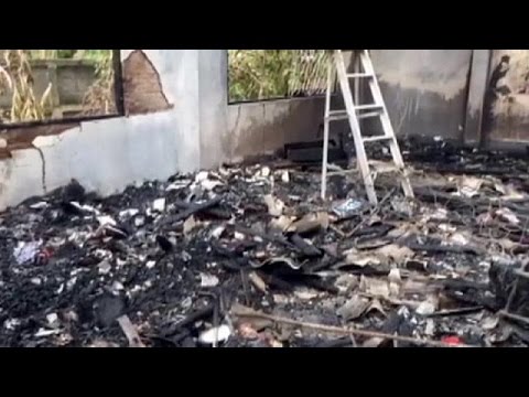 بالفيديو مصرع 17 تلميذة في الصف الإبتدائي في حريق في سكن طلابي في تايلند