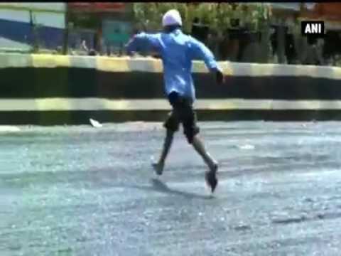 بالفيديو  الطرق تذوب بفعل درجات الحرارة القياسية