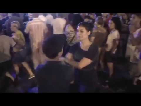 فيديو مراهق يشعل حفلا خاصا