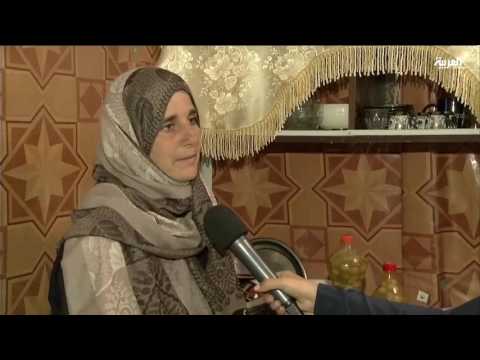 شاهد لاجئات سوريات يعملن من خيامهن لإعالة أسرهن