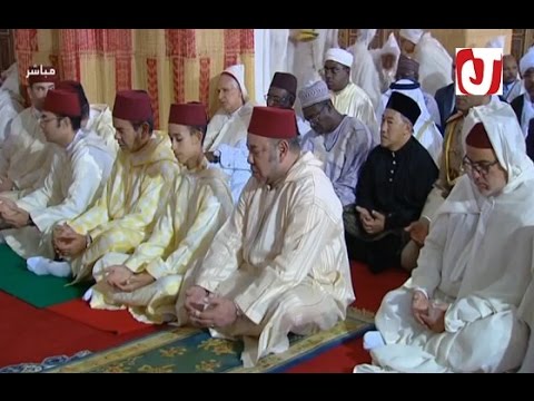 بالفيديو عبدالإله بنكيران يغادر مكانه قرب الملك في صلاة العيد