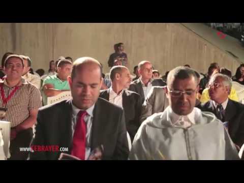 شاهد لحظة تكريم رئيس الجوق الملكي في وليلي