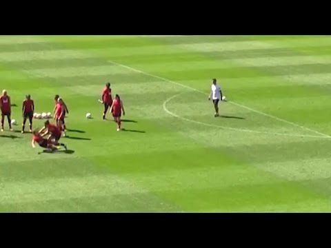 شاهد لاعبات كندا يتشاجرن خلال التدريبات