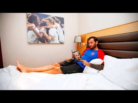 فيدال يستعرض غرفة نومه فى حديقة سانت جورج