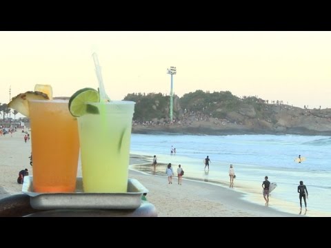 فيديو سياح أوروبيون في شاطئ إيبانيما أتوا لمشاهدة الأولمبياد