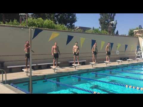 شاهد قائد تشيلسى جون تيري يتفوق على زملائه فى تحدى السباحة