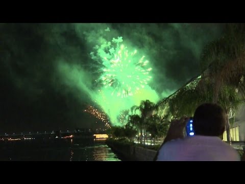 بالفيديو الألعاب النارية تضيء سماء ريو كل مساء