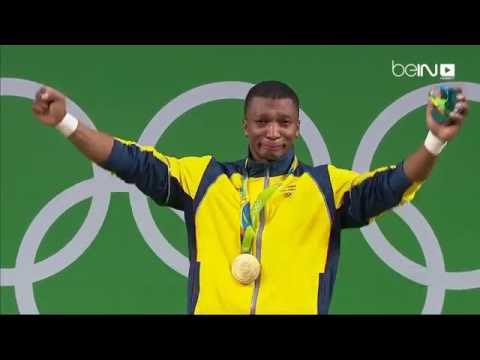 بالفيديو الكولومبي موسكيرا يقتنص ذهبية الأثقال ويعتزل باكيا