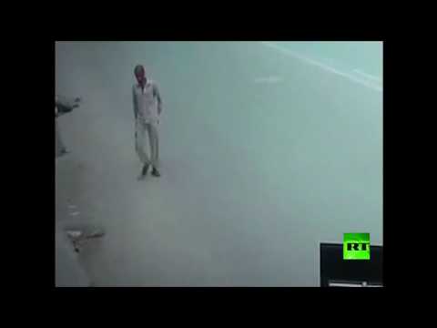 شاهد   ضحية حادث مروري يتجاهله أكثر من 400 مار