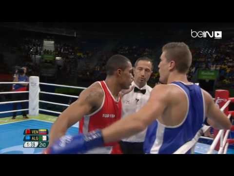 بالفيديو الملاكم الجزائري عبد الحفيظ بن شبلة يتأهل إلى ربع النهائي