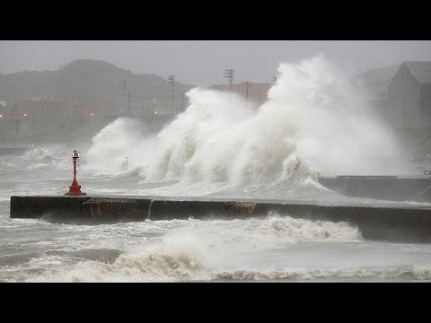 بالفيديو إعصارميندولي يضرب مدينة تاتياما في طوكيو