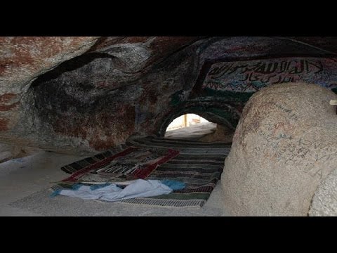 شاهد حارس غار حراء يكشف عن شيء غريب يحدث كل ليلة