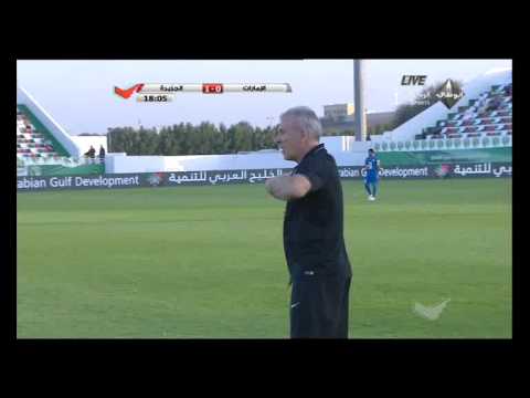 علي مبخوت لاعب الجزيرة يسجل الهدف الأول