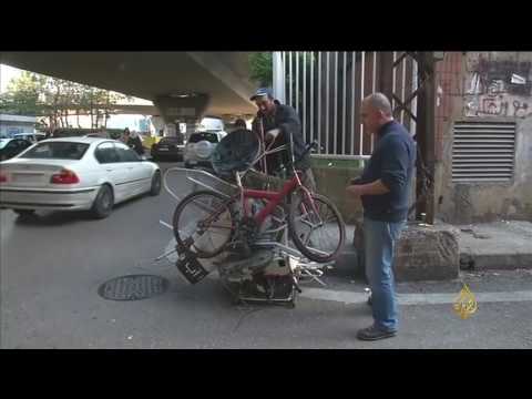 شقيقان يصنعان منتجات من أشياء قديمة