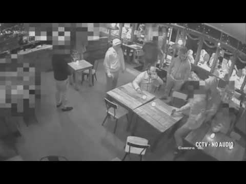 شاهد لقطات مروعة لاختطاف شاب من حانة مزدحمة