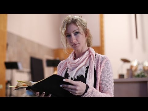 نجمة أفلام إباحية تتحول لـقس في كنيسة أميركية        