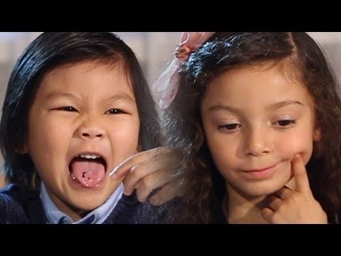 رد فعل أطفال يتذوقون طعام الأغنياء للمرة الأولى