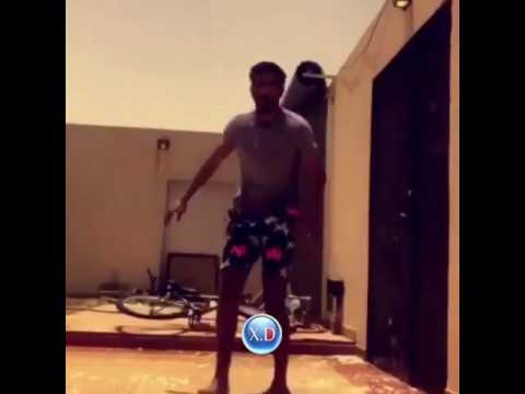 سقوط مروع لشاب حاول التزلج على المياه