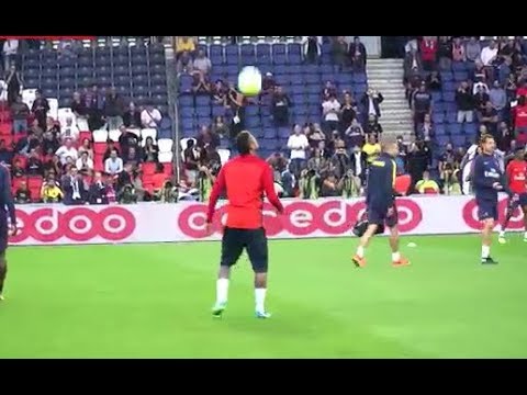 شاهد نيمار يقوم بسحر برازيلي ومداعبة بالكرة