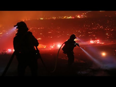 شاهد حريق توماس مستمر في كاليفورنيا ويهدد سانتا باربرا