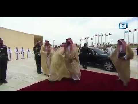شاهد لحظة وصول ولي العهد مقر انعقاد القمة العربية في الظهران