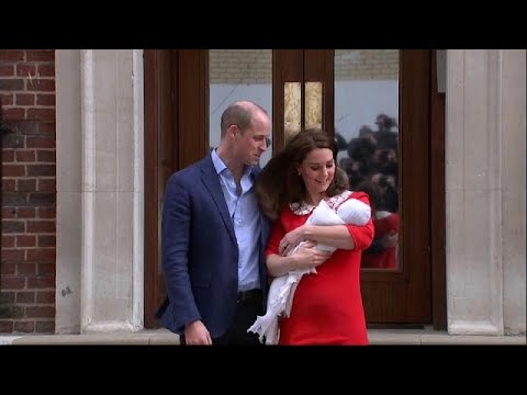 العائلة الملكية تكشف عن الصور الأولى للمولود الجديد
