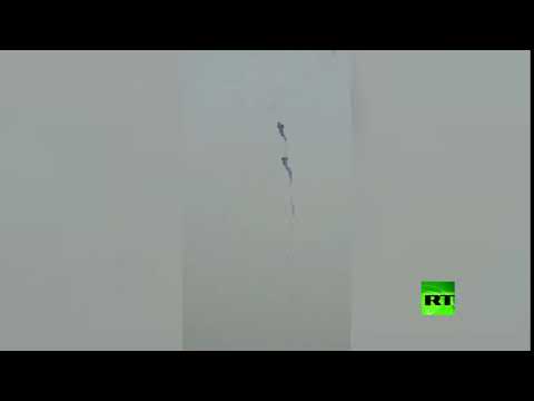 لحظة إسقاط مروحية للجيش السوري في ريف حلب الغربي