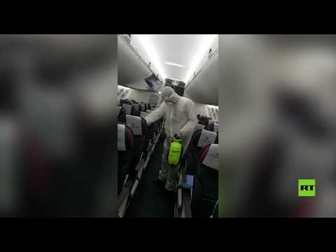 شاهد تعقيم الطائرات المصرية في مطار القاهرة