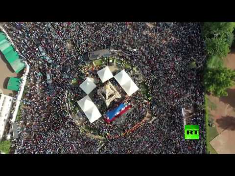 شاهد عشرات الآلاف يتظاهرون في مالي للمطالبة باستقالة الرئيس