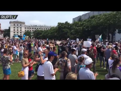 شاهد الآلاف يتظاهرون في روسيا للإفراج عن حاكم إقليم خاباروفسك