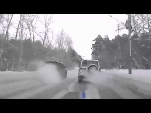 فيديو حادث تصادم قوي وسط الثلوج