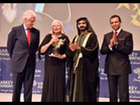 فيديو محمد بن راشد يكرّم الفائزة بجائزة المعلم العالمية