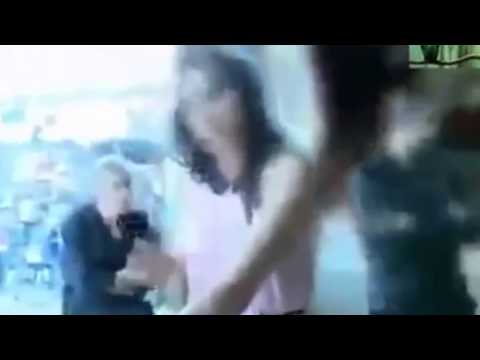 بالفيديو معركة بين فتاة تونسية وأخرى مغربية في فرنسا