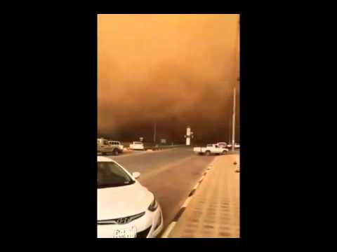 العاصفة الرملية تهب على المملكة العربية السعودية