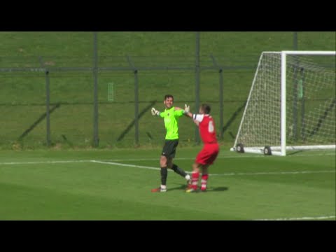 بالفيديو حارس مرمى يسجل هدفًا من منطقة الجزاء