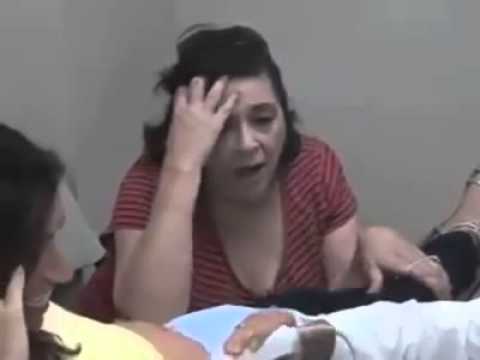 بالفيديو فتاة حامل تنفذ مقلبًا في والدتها