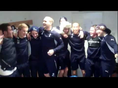 شاهد لاعبو توتنهام يترحمون على الأسطوري “إيرل”
