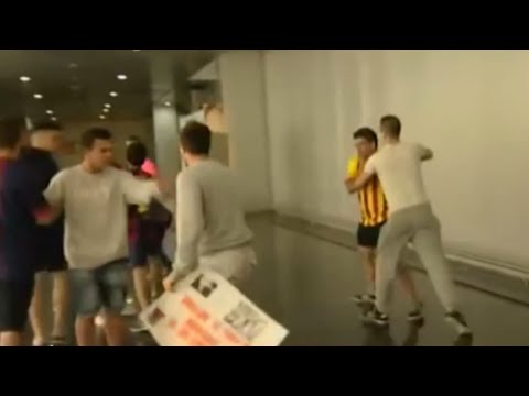 فيديو نشوب مشاجرة بين جمهور برشلونة وريال مدريد