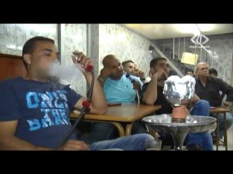 شاهد مباريات كرة القدم تنعش المقاهي الشعبية