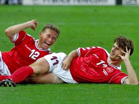 بالفيديو كرة القدم وأغرب الاحتفالات