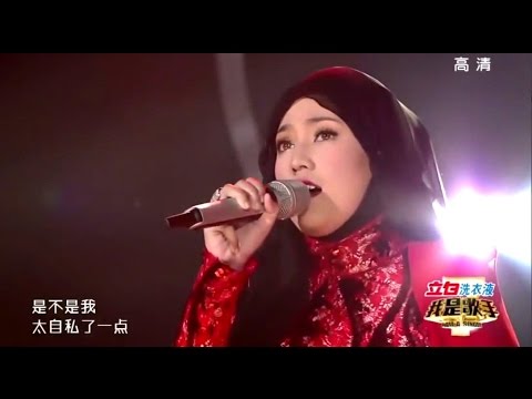 بالفيديو فتاة مسلمة تبكي لجنة حكام برنامج مواهب صيني