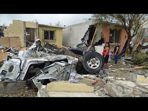 بالفيديو مقتل 13 شخصًا جرّاء إعصار في المكسيك