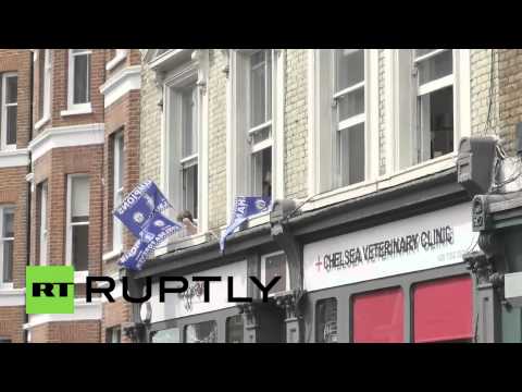 شاهد حافلة تشيلسي تجوب شوارع لندن