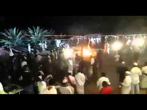 رقصة «المزمار» تتحول إلى «خناقة» بالعصي في السعودية