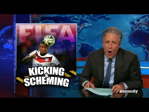 شاهد جون ستيورات يسخر من فضيحة الفيفا