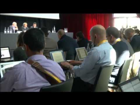 شاهد رئيس الاتحاد الدولي لكرة القدم يرفض الاستقالة